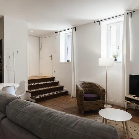 Chez Carca, Au Pied De La Cite Apartment